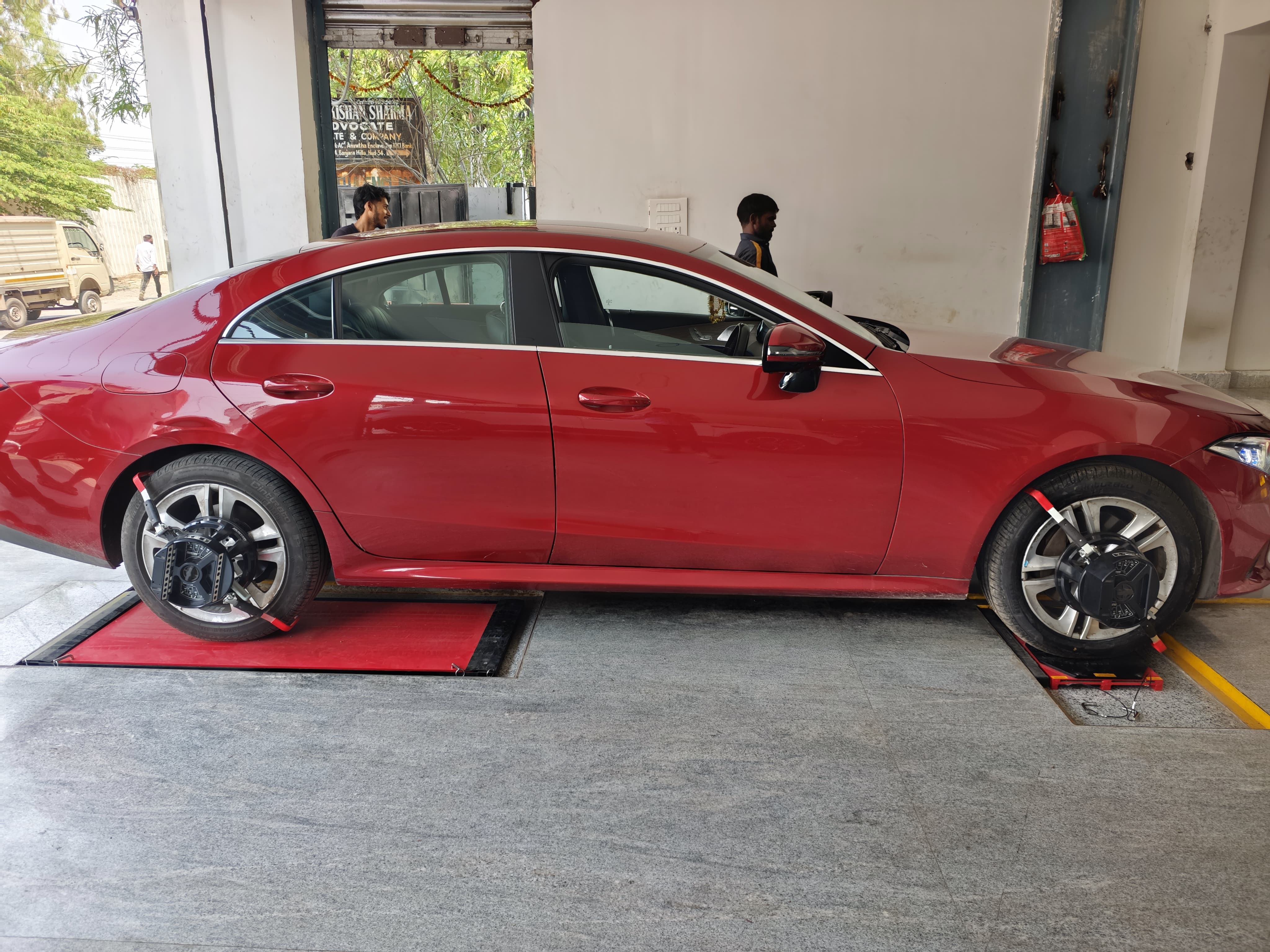 Tire Fitting Area